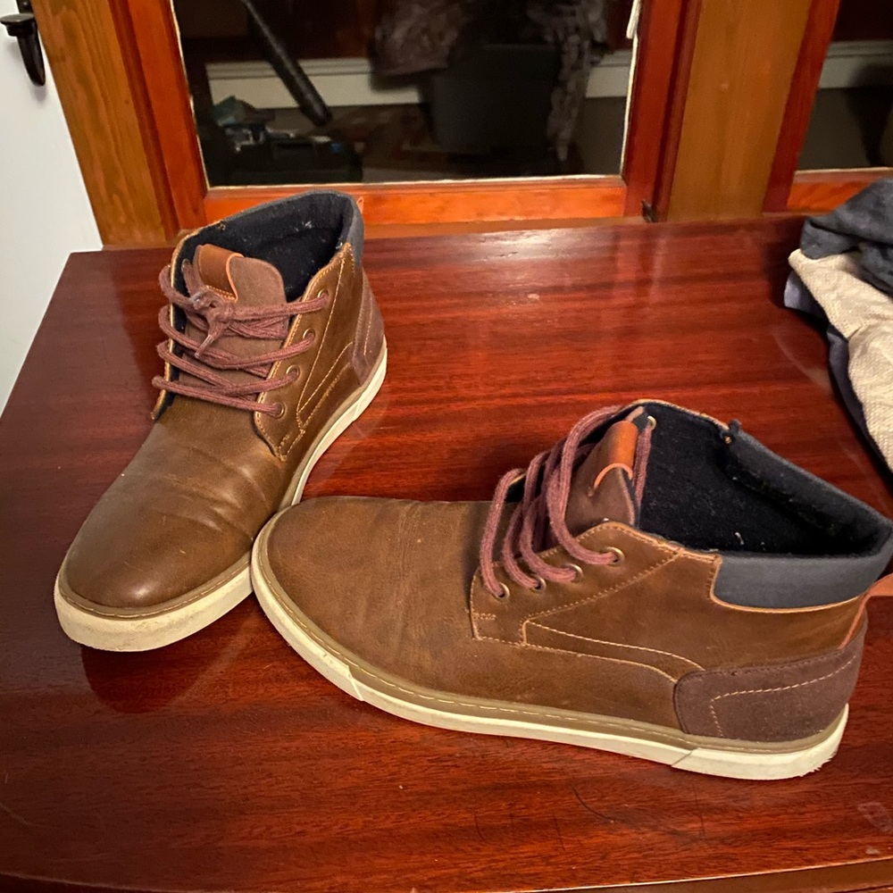 Casual dress shoes
